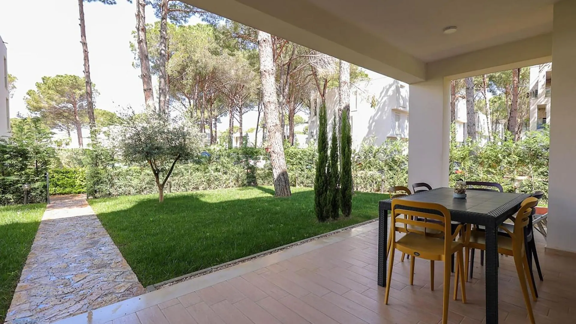 Gjiri I Lalzit - San Pietro - Leta'S Apartments With Garden Plazhi San Pietro